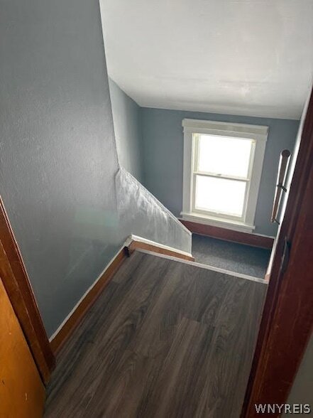 Building Photo - 1997 Hertel Ave