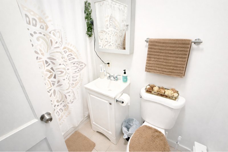 Building Photo - 2 N Main St