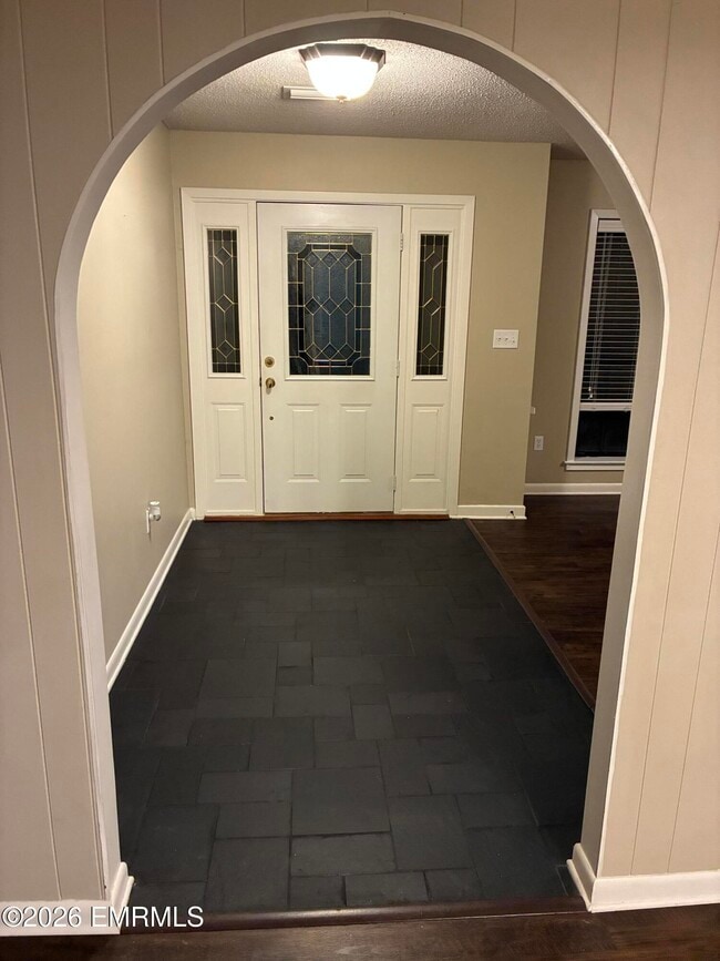 Building Photo - 8410 Cedar Ridge Cir