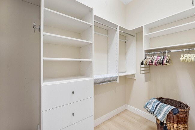 Building Photo - 2068 Wightman Dr