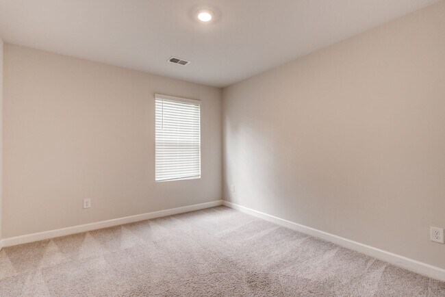 Building Photo - 123 Mainsail Wy