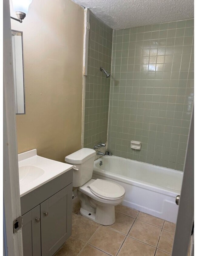 Building Photo - 2021 Austin Ave