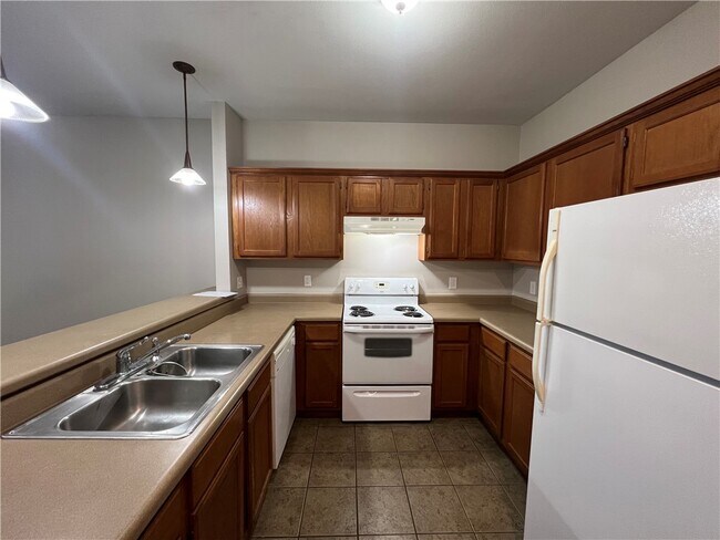 Building Photo - 3014 SE J St