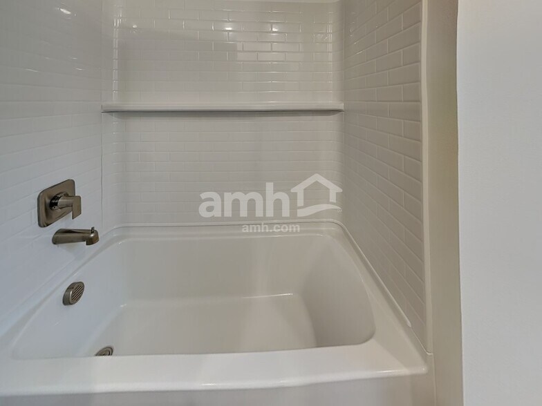 Building Photo - 5109 Turnstone St SE