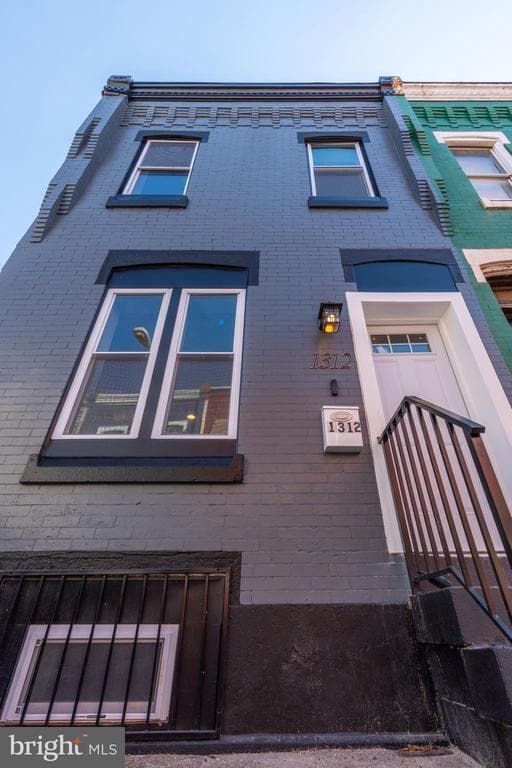 Building Photo - 1312 W Seltzer St