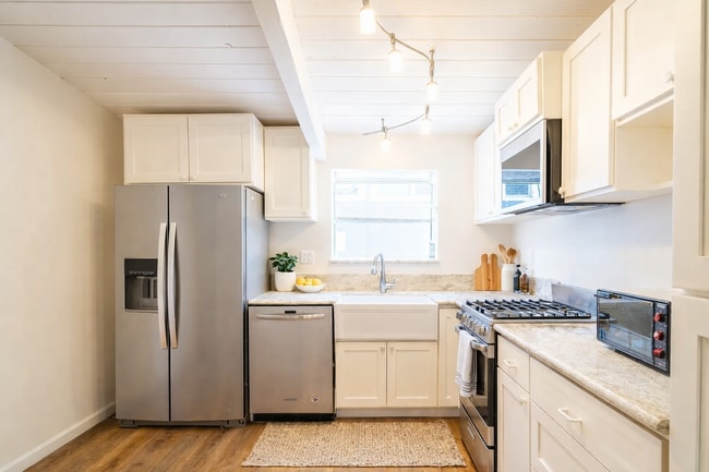 Building Photo - Newly Renovated!! 6 Bedroom property on Baja! (Lease out, pending signatures. Check back in a few...