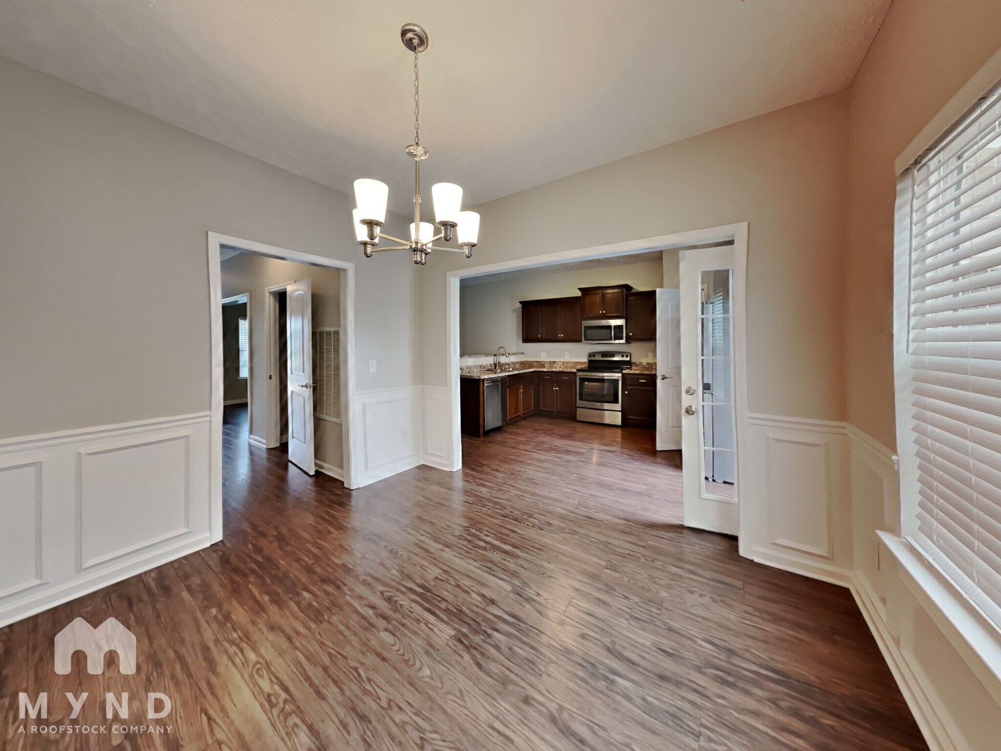 Building Photo - 423 John Deere Dr