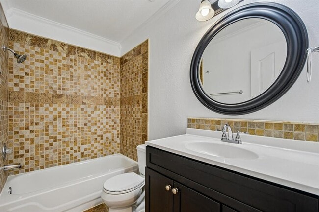 Building Photo - 16800 Bailey Jean Dr