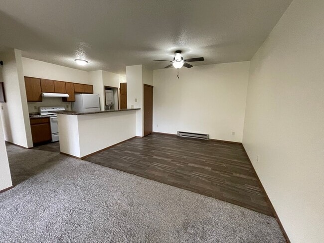 Building Photo - Spacious 3 bedroom, 1 bath Located in West Fargo.