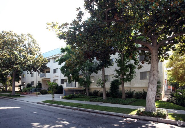 Primary Photo - 350 S Oakland