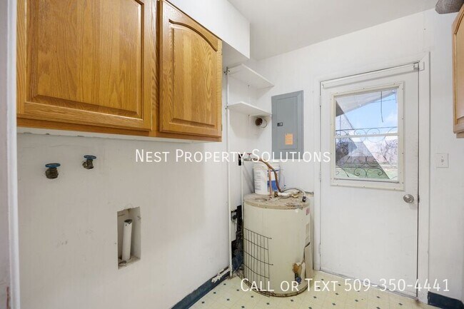 Building Photo - 634 S Ironwood Dr