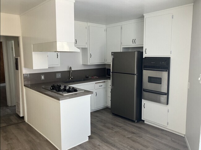 Building Photo - 1015 Prospect Ave