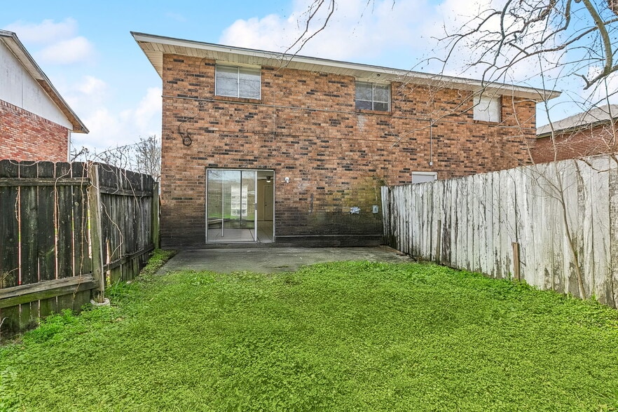 Building Photo - 12483 Warfield Ave