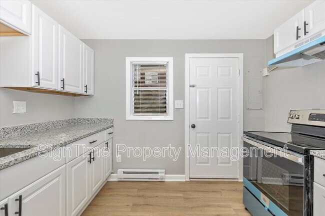 Building Photo - 114 N Conococheague St