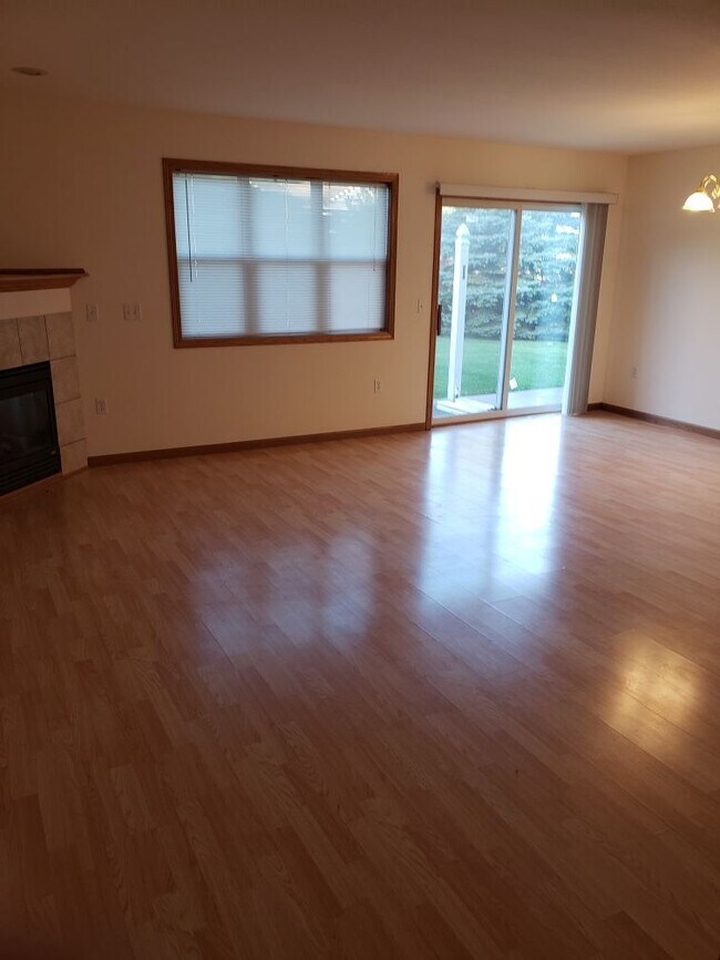 Building Photo - 3007 Selkirk Dr