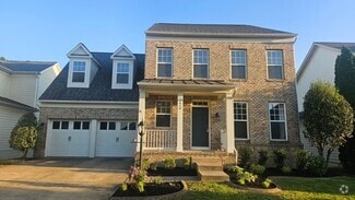 Building Photo - Village Of Idlewild Finest!