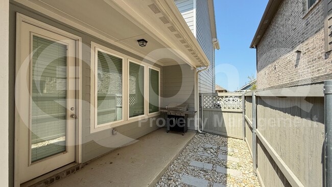 Building Photo - 2521 Stella Ln