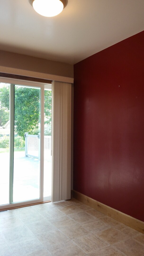 Building Photo - WEST END CHARMER! PERFECT HOME FOR ENTERTA...