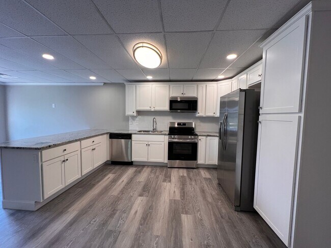 Building Photo - Brand New 3 bedroom Apartment ready for im...