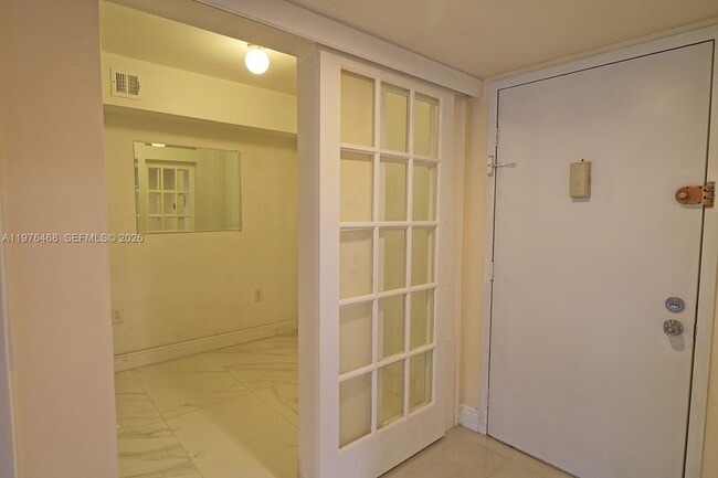 Building Photo - 16500 Golf Club Rd