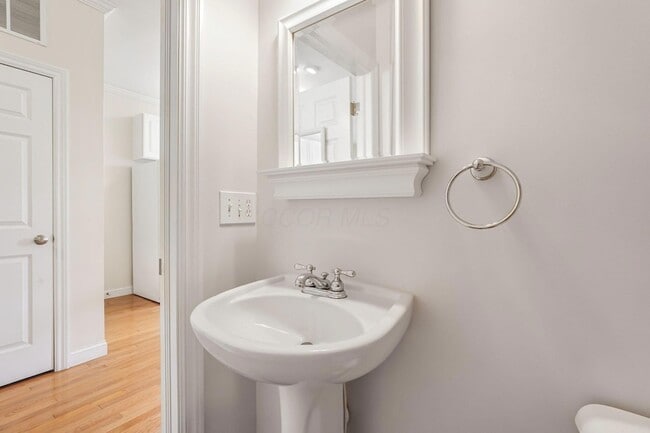 Building Photo - 319 W 2nd Ave