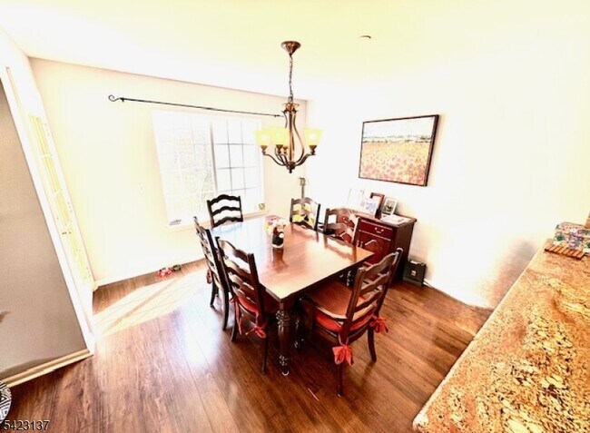 Building Photo - 247 Riveredge Dr