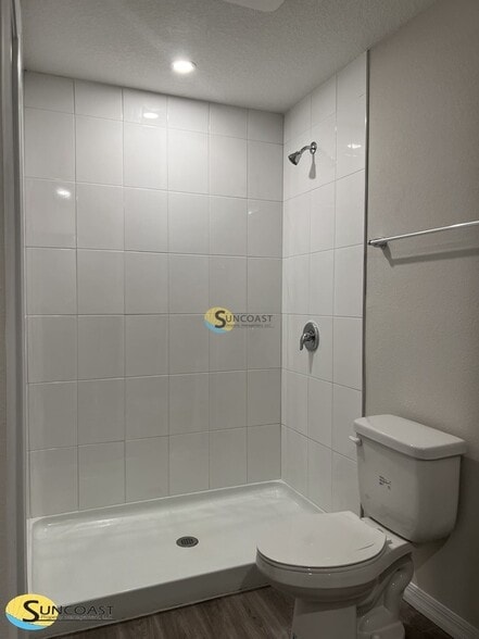 Building Photo - 617 Century 21 Dr