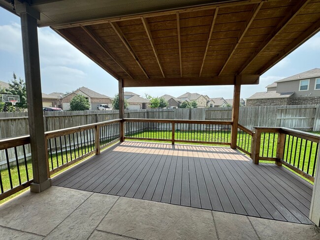 Building Photo - Stunning Rental Home in Gated Wortham Oaks...
