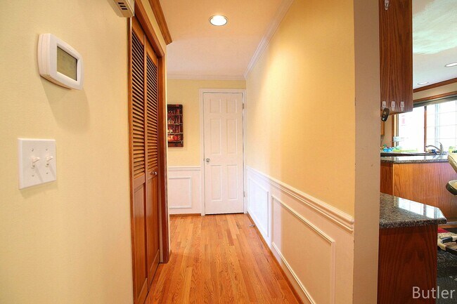 Building Photo - CLICK "REQUEST A TOUR" NOW!