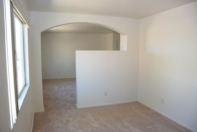 Building Photo - SPACIOUS AND ELEGANT TWO STORY HOME AT END...