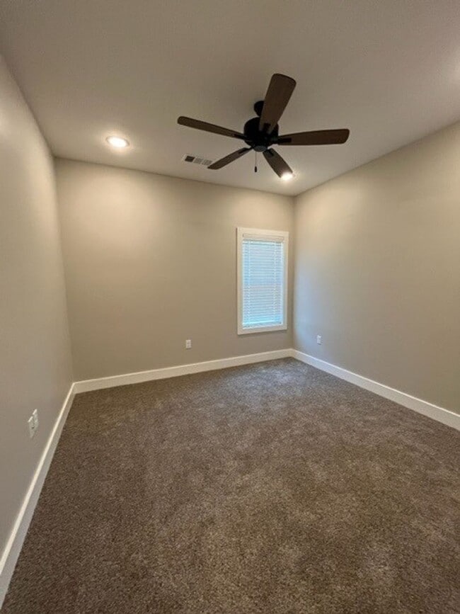 Building Photo - NEW 3 Bed / 2 Bath in Edgemont Subdivision
