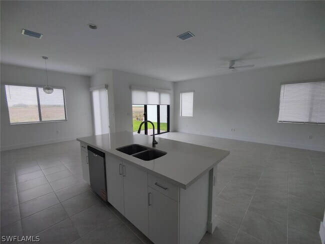 Building Photo - 5871 Cassidy Ln