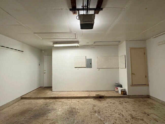 Building Photo - 1508 Highland Dr