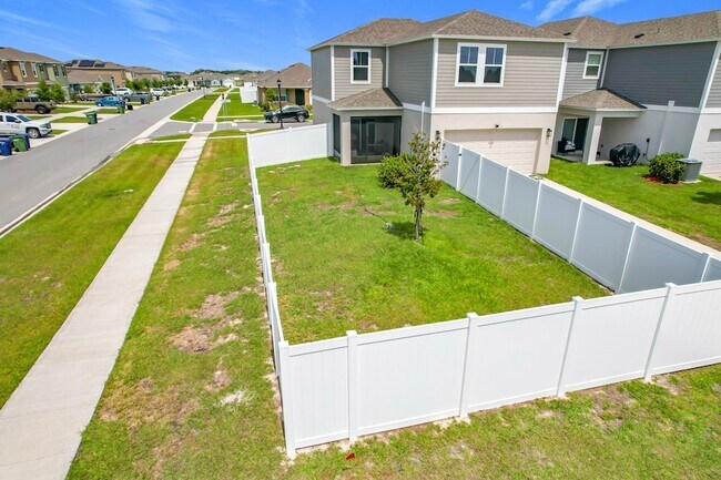 Building Photo - 1504 Hummingbird Rd