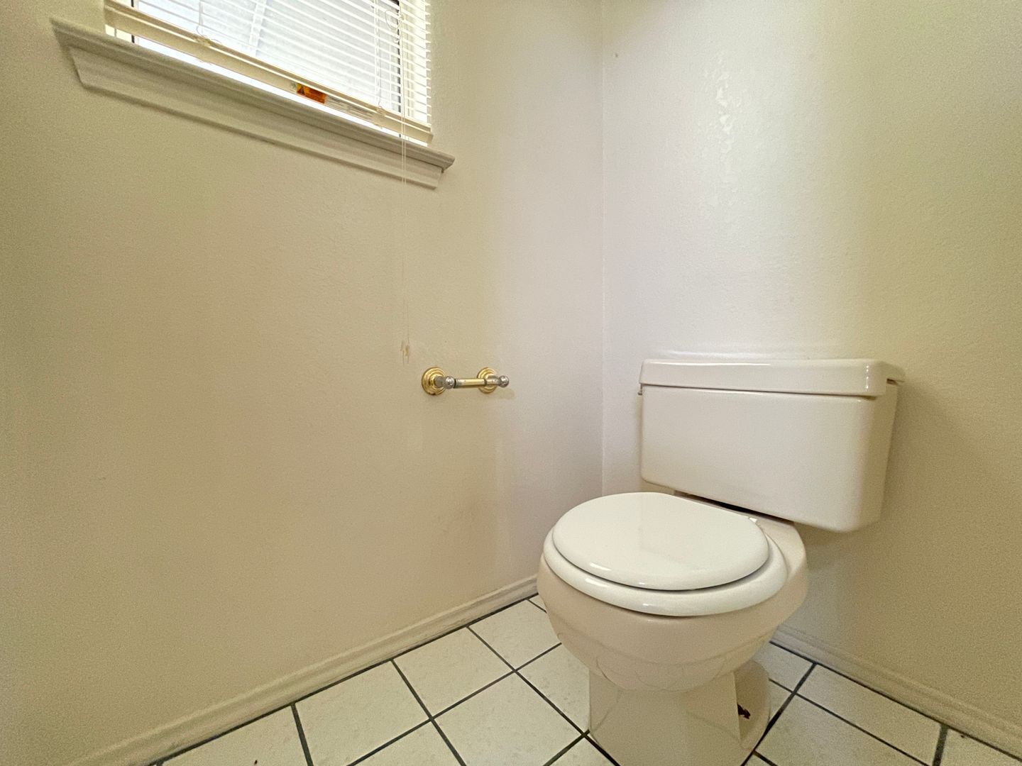 Building Photo - 4714 Mesa Dr