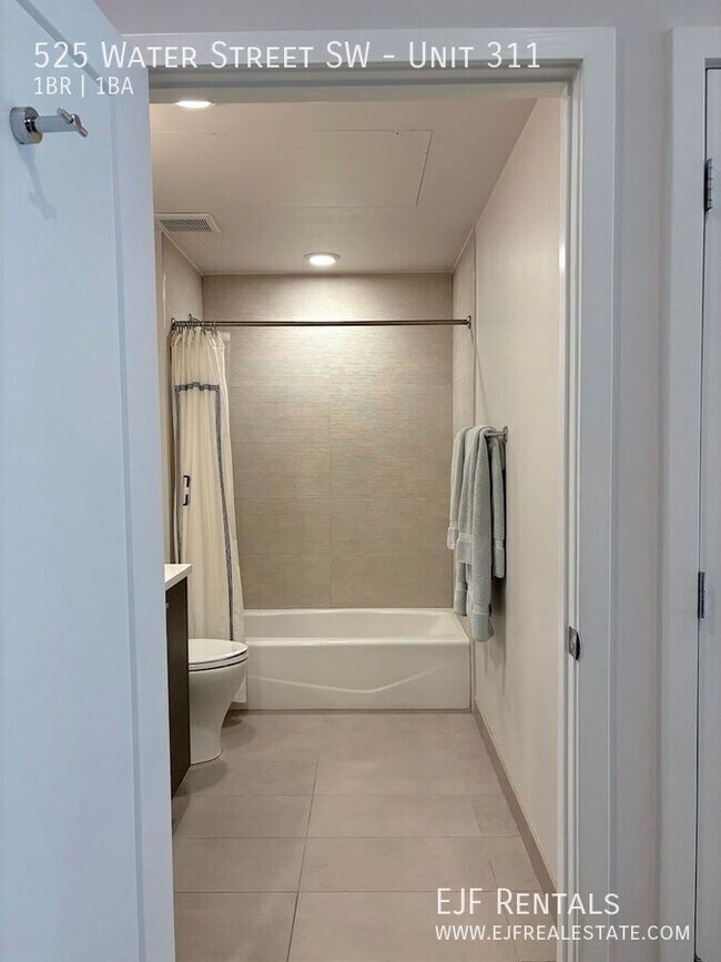 Building Photo - 525 Water St SW