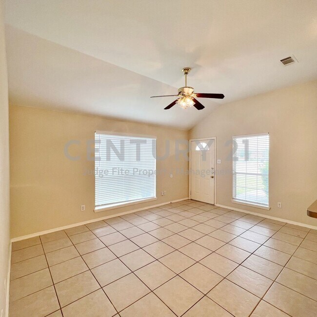 Building Photo - Nice 3/2/1 Duplex in Crowley ISD For Rent!