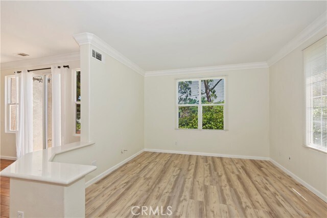 Building Photo - 57 Alevera St