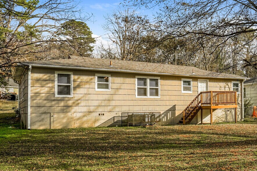 Building Photo - 1340 5th Pl NW