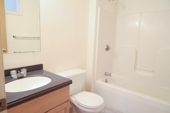 Building Photo - 145 Captain Eames Cir