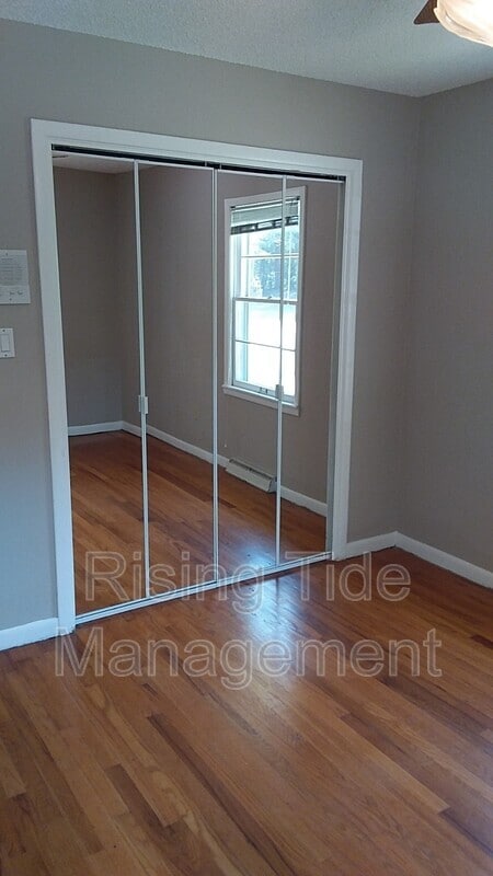 Building Photo - 129 12th Ct NW
