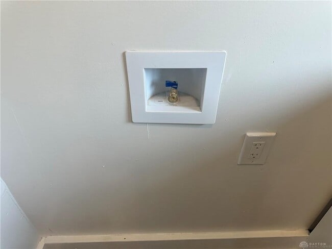 Building Photo - 2520 Harshman Rd