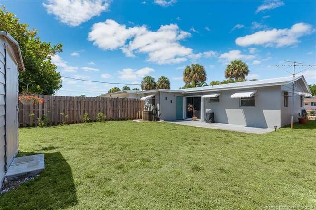 Building Photo - 413 Robalo Ct