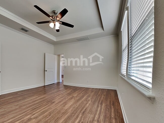 Building Photo - 450 Sandstone Dr