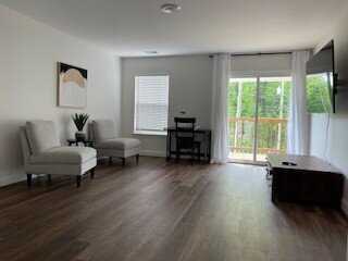 Building Photo - Sign a 12-month lease now and receive the ...