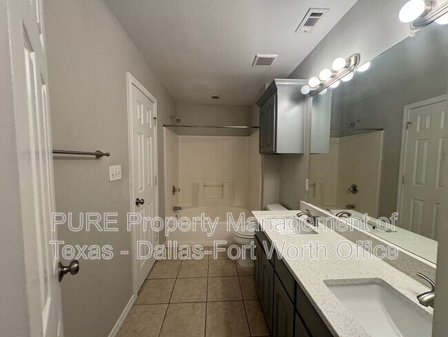 Building Photo - 4000 Cottage Park Ct