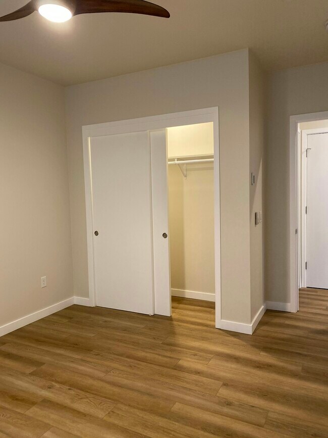 Building Photo - 691 Stoneridge Drive, Unit ADU