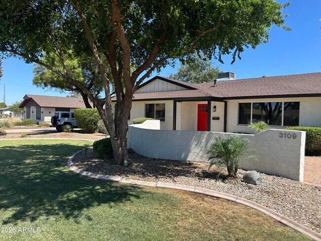 Building Photo - 3109 E Cholla St