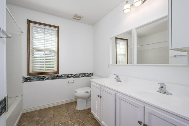 Building Photo - 40262 W Molly Ln