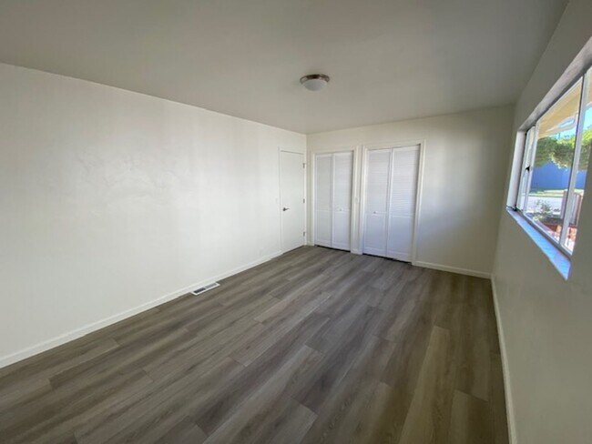 Building Photo - 284-286 Junipero